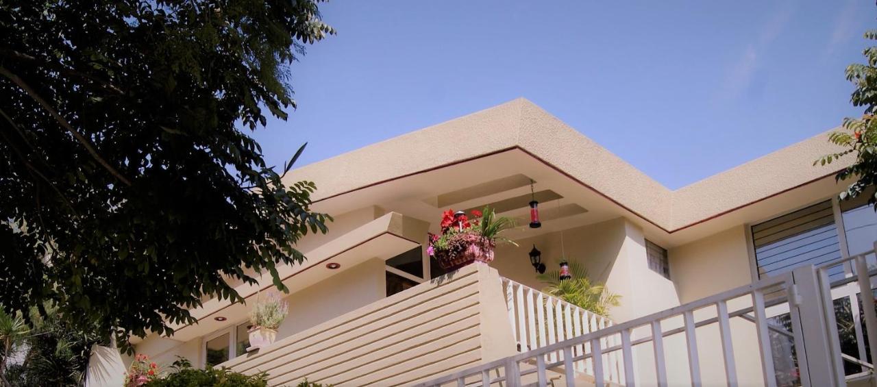 Dickinson Guest House, Guadalajara Expo ภายนอก รูปภาพ