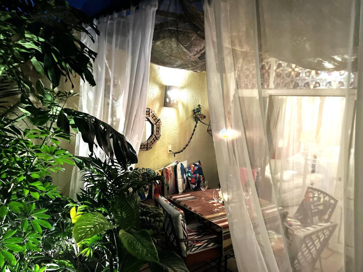 Dickinson Guest House, Guadalajara Expo ภายนอก รูปภาพ