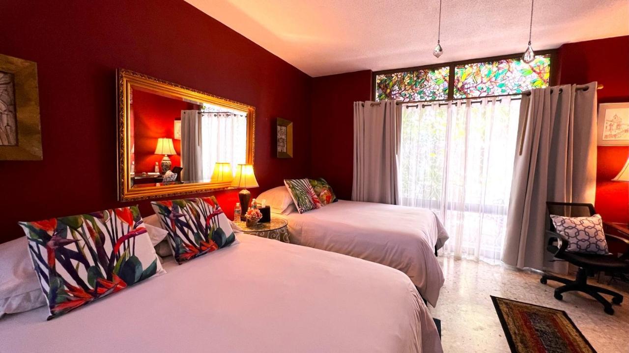 Dickinson Guest House, Guadalajara Expo ภายนอก รูปภาพ
